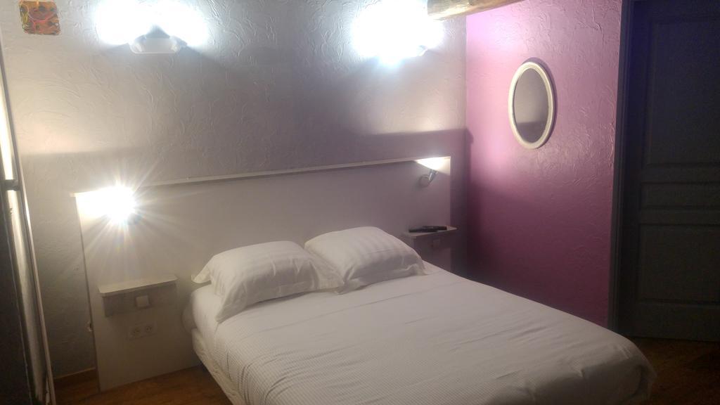 Le Point De Chute Hotel Tournavaux Esterno foto